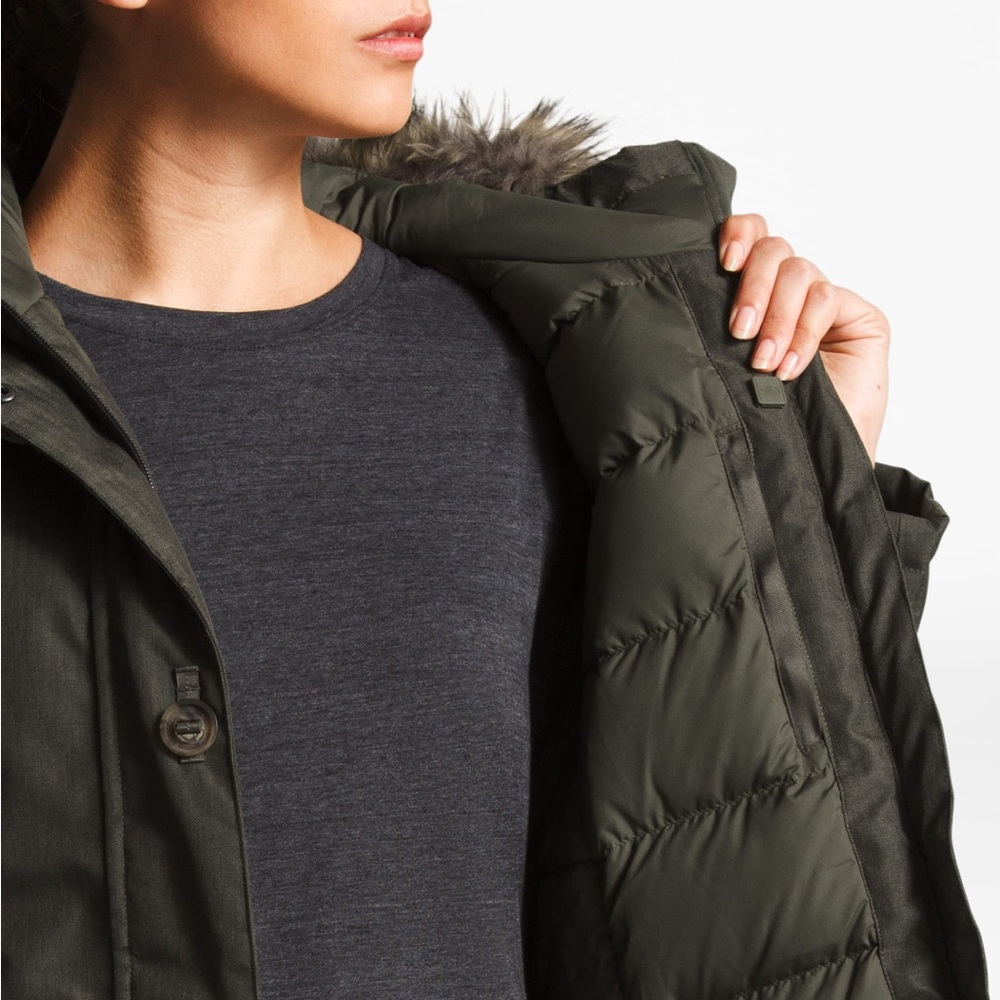 The North Face WOMEN’S MAUNA KEA PARKA
Green - Picture 5 of 16